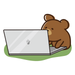 ノートパソコンを開くクマ