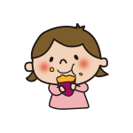 焼き芋をほおばる子供（女の子）