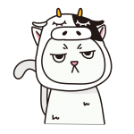 牛のかぶりもので不機嫌な猫（白）