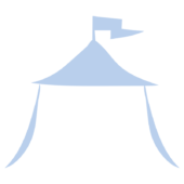 旗のなびいている青いテント