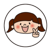 白い丸の中に女の子2（チョキ）