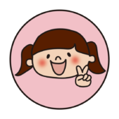 ピンクの丸の中に女の子2（チョキ）