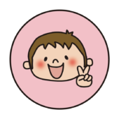 ピンクの丸の中に男の子1（チョキ）