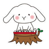 ピアノを弾くウサギ