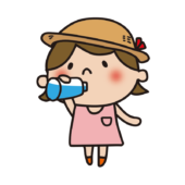 水分補給する子供（女の子）