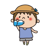 水分補給する子供（男の子）