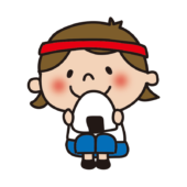 運動会でおにぎりを食べる赤組の子供（女の子）