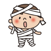 ハロウィンでミイラの仮装をした子供