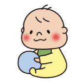 おもちゃのボールで遊ぶ赤ちゃん（黄）