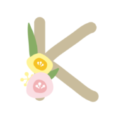 丸いお花のついたアルファベットのK
