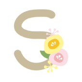 丸いお花のついたアルファベットのS
