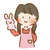 うさぎのパペットを持つゆるくて可愛い女性保育士