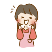 両手を握り喜んでいるゆるくて可愛い女性保育士