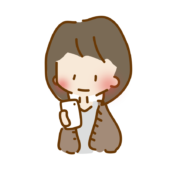 真顔でスマホをさわるゆるくて可愛い女の子