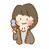 アイスクリームを持っているゆるくて可愛い女の子