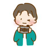 カメラを構えるゆるくて可愛い男の子