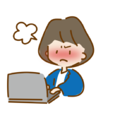 怒りながらパソコン作業の仕事をするゆるくて可愛い会社員の女性