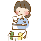 メモを見ながらスーパーで買い物をするゆるくて可愛い女性の介護士