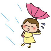 台風の強い雨風で傘がひっくり返った子供（女の子）