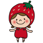 苺のかぶり物をしている子供（女の子1）
