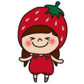 苺のかぶり物をしている子供（女の子2）