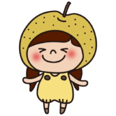梨のかぶり物をしている子供（女の子2）