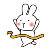 ゴールテープを切る白いうさぎ