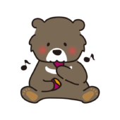 さつまいもを食べるツキノワグマ