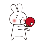 卓球をする白いうさぎ