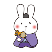 白いうさぎの雛人形の五人囃子（小鼓）
