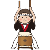 お祭りで太鼓をたたく女性2