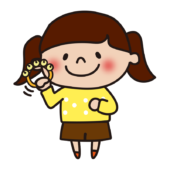 鈴を鳴らす子供（女の子）