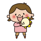 タンバリンをたたく子供（女の子）