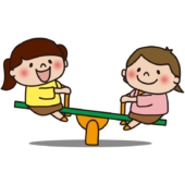 シーソーで遊ぶ子供（女の子）