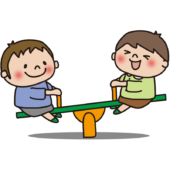 シーソーで遊ぶ子供（男の子）