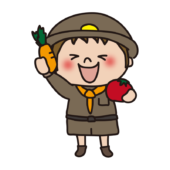 探検隊の格好をして食材選びをする子供（男の子）