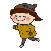 冬にコートを着て走っている子供（女の子2）
