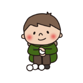 雪合戦用の雪玉をつくる子供（男の子）