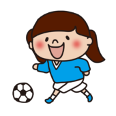 サッカーでドリブルする子供（女の子）