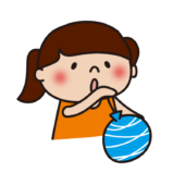 ヨーヨーで遊ぶ子供（女の子2）