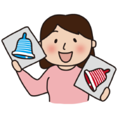 ベルマークを持っている女性