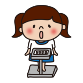 学校で体重測定をする子供（女の子）