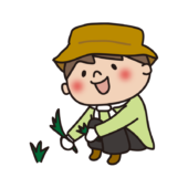 帽子をかぶって草むしりをする子供（男の子）