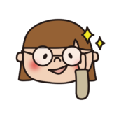 眼鏡を光らせてドヤ顔の眼鏡の女の子