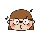 口笛を吹いて余裕がある眼鏡の女の子