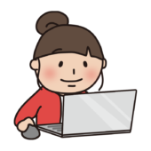 パソコン操作をする大人の女性3