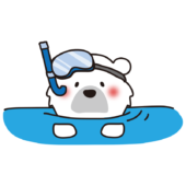 シュノーケルを付けて泳いでいる白クマ