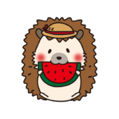 夏に麦わら帽子をかぶってスイカを食べているハリネズミ