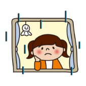 雨の日に困った顔で窓の外を見つめる子ども（女の子）