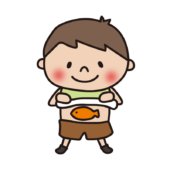 おへそに魚がついている子供（男の子）